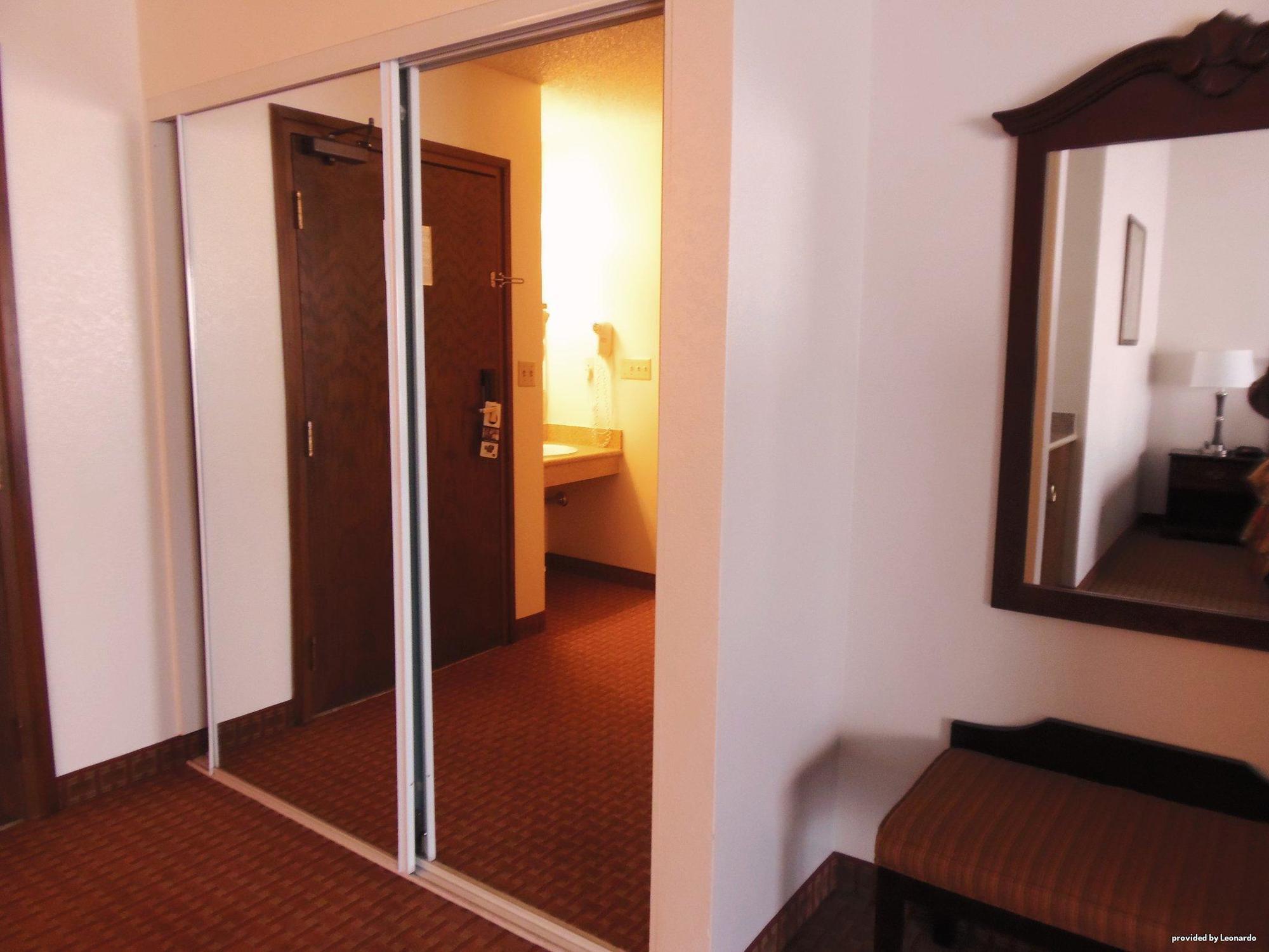 Best Western Chieftain Inn Wenatchee Room photo